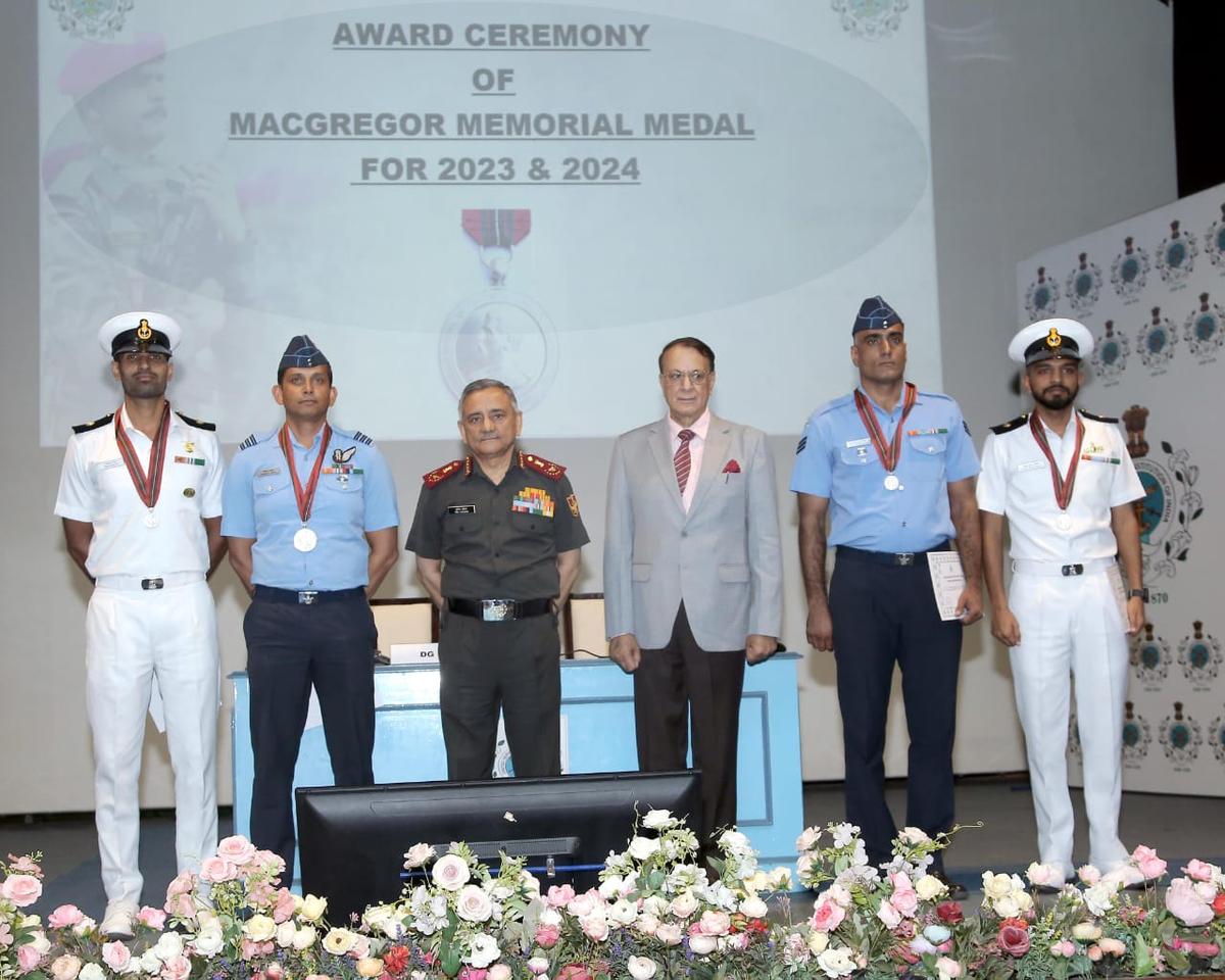 MacGregor Memorial Medal Awarded to Five Military Personnel for Reconnaissance and Adventure Excellence