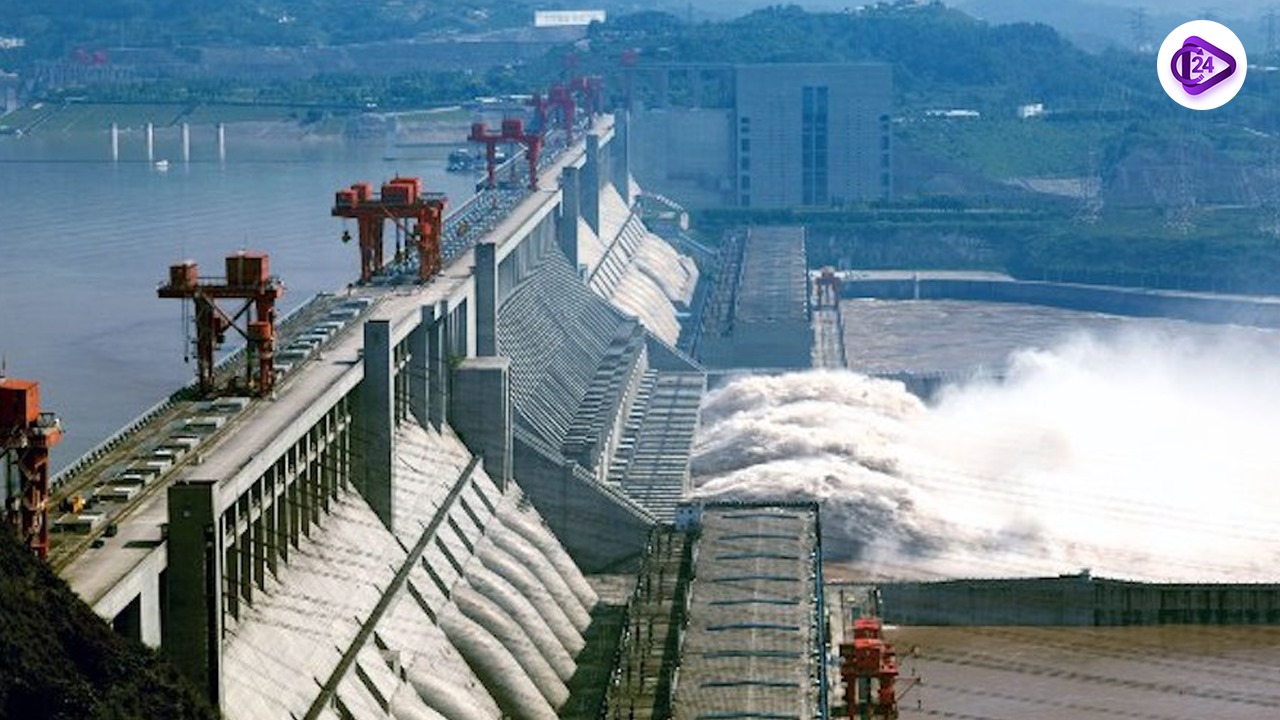 China's hydropower dam in Tibet